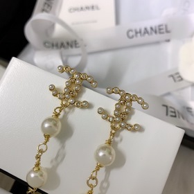 Классические серьги Chanel с двойным C Классические серьги с дво