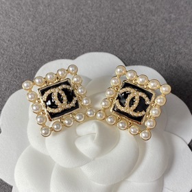 Chanel Египетская серия Сережки-гвоздики с крупными бусинами стр