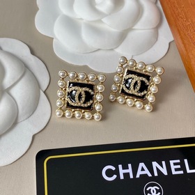 Chanel Египетская серия Сережки-гвоздики с крупными бусинами стр