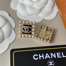Chanel Египетская серия Сережки-гвоздики с крупными бусинами стр
