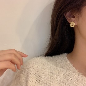 CHANEL Серьги с кнопками двойным логотипом Высокое качество, наст