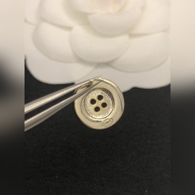 CHANEL Серьги с кнопками двойным логотипом Высокое качество, наст