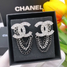 CHANEL Серьги с двойным C и бахромой Они великолепны, как вечерн