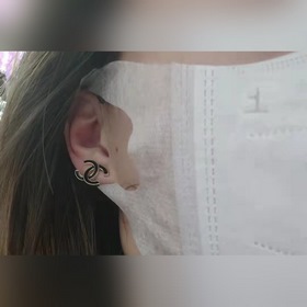 CHANEL Серьги с двойным C Два цвета： черный и розовый, который оч