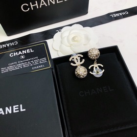 Chanel Серьги-гвоздики Маленькие серьги Chanel