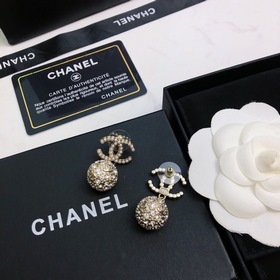 Chanel Серьги-гвоздики Маленькие серьги Chanel