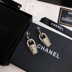 Chanel серьги-гвоздики