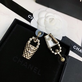 Chanel серьги-гвоздики