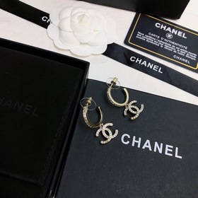 Chanel серьги-гвоздики