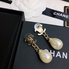 Chanel серьги-гвоздики