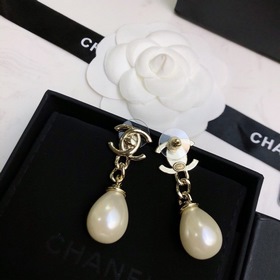 Chanel серьги-гвоздики