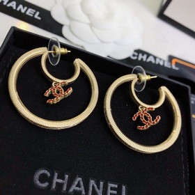 Chanel серьги-гвоздики