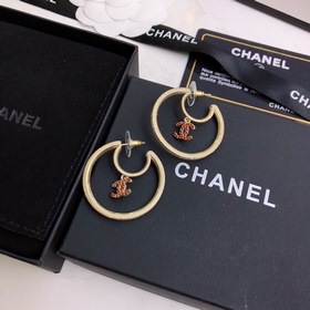 Chanel серьги-гвоздики