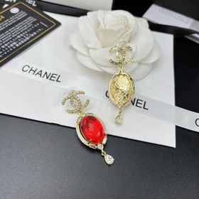 CHANEl Chanel Новые серьги-гвоздики с красным агатом и кристаллам