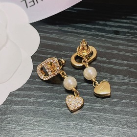 CHANEL серьги с буквами CD
