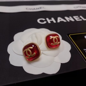 CHANEL Красные серьги Эти серьги в стиле Chanel отличаются особой