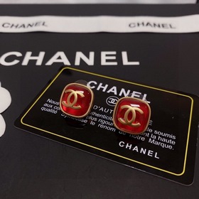 CHANEL Красные серьги Эти серьги в стиле Chanel отличаются особой