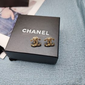 Chanel Vintage Серьги в форме сердца Серия, сохраняющая свою цен