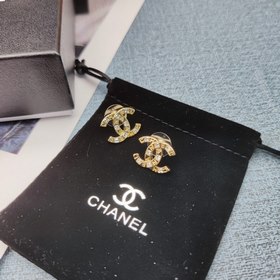 Chanel Vintage Серьги в форме сердца Серия, сохраняющая свою цен