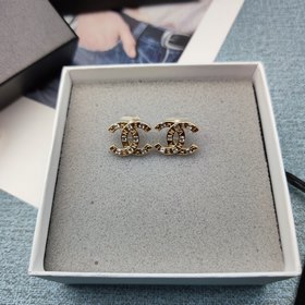 Chanel Vintage Серьги в форме сердца Серия, сохраняющая свою цен