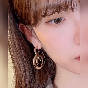 Серьги в форме сердца от CHANEL