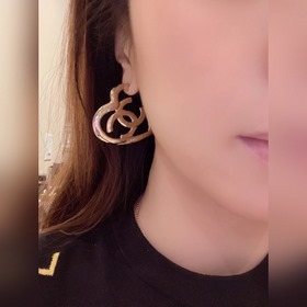 Серьги в форме сердца от CHANEL
