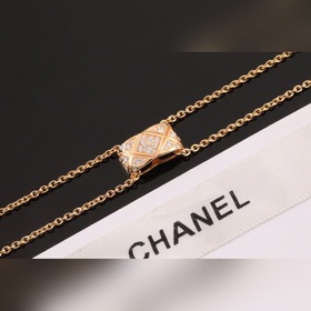 Chanel Coco Crush Ромбовидная ожерелье с глянцевой поверхностью C