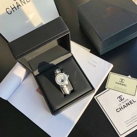Chanel, полностью стальной корпус керамическими элементами, J12 C