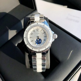Chanel, полностью стальной корпус керамическими элементами, J12 C