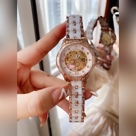 Chanel CHANEL 3-стрелочный женский часы Итальянская телячья кожа/
