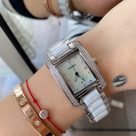 CHANEL Chanel — это элегантность изящество. Корпус из нержавеющей