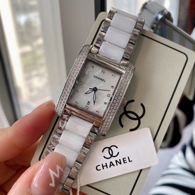 CHANEL Chanel — элегантные изящные аксессуары, подчеркивающие вне