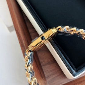 Часы Chanel PREMIèRE ROCK Часы PREMIèRE ROCK имеют корпус и ремеш