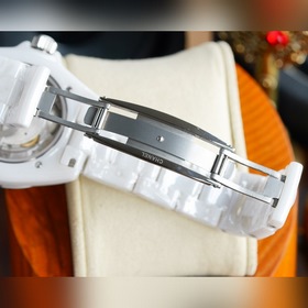 Часы Chanel J12 «20-летие» Оснащены новым механизмом с автоподзав