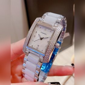 Часы Chanel 316 с корпусом из нержавеющей стали ручной инкрустаци
