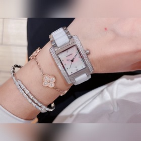 Часы Chanel 316 с корпусом из нержавеющей стали ручной инкрустаци