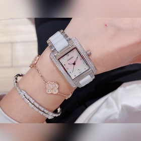 Часы Chanel 316 с корпусом из нержавеющей стали ручной инкрустаци