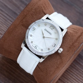 Chanel CHANEL --- Элегантные женские часы Корпус часов отличается