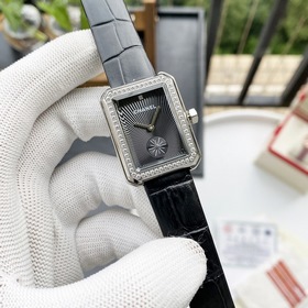 Женские часы Chanel BOY FRIEND Серия Chanel BOY FRIEND  Лаконич