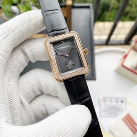 Женские часы Chanel BOY FRIEND Серия Chanel BOY FRIEND  Лаконич