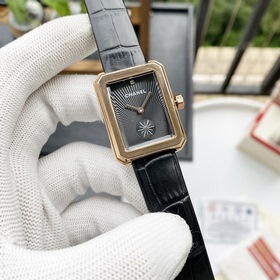 Женские часы Chanel BOY FRIEND Серия Chanel BOY FRIEND  Лаконич