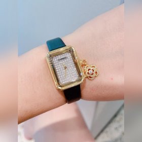 Часы Chanel Première Extrait de Camélia На циферблате нет секундн