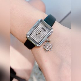 Часы Chanel Première Extrait de Camélia На циферблате нет секундн