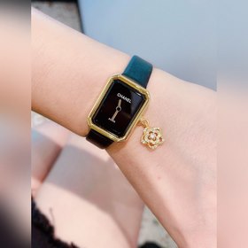 Часы Chanel Première Extrait de Camélia На циферблате нет секундн