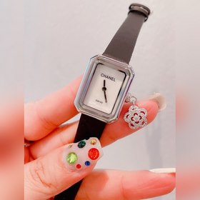 Часы Chanel Première Extrait de Camélia На циферблате нет секундн