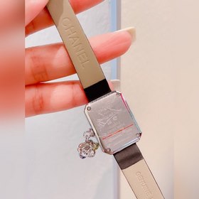 Часы Chanel Première Extrait de Camélia На циферблате нет секундн