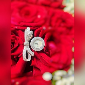 Chanel ювелирный часы из серии RUBAN Ремешок с узором, покрытый