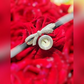 Chanel ювелирный часы из серии RUBAN Ремешок с узором, покрытый