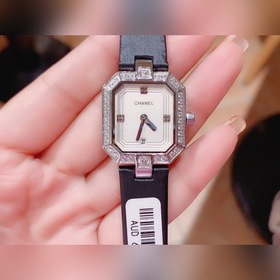 Часы Chanel Premiere, 24 мм Часы имеют традиционную восьмиугольну