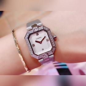 Часы Chanel Premiere, 24 мм Часы имеют традиционную восьмиугольну